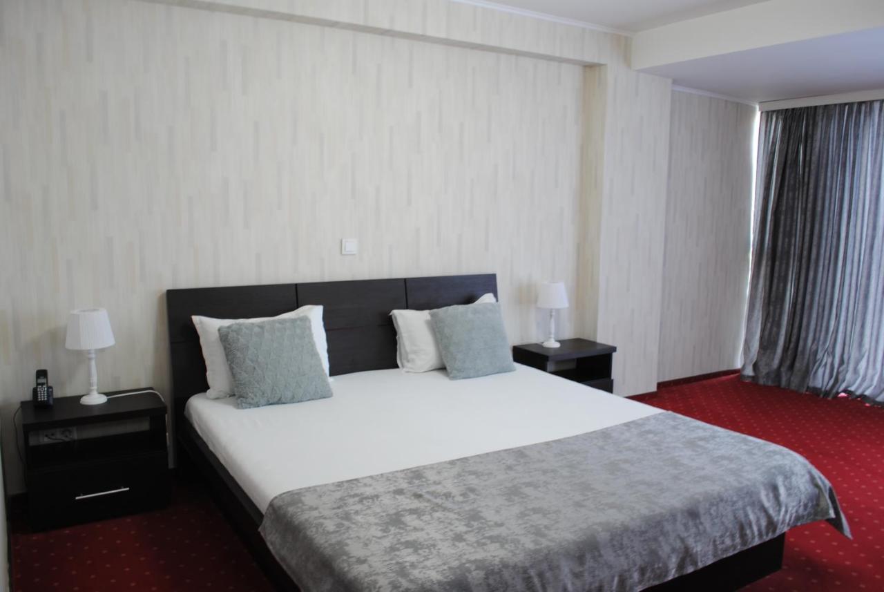 Hotel Corona Drobeta Turnu Severin Dış mekan fotoğraf