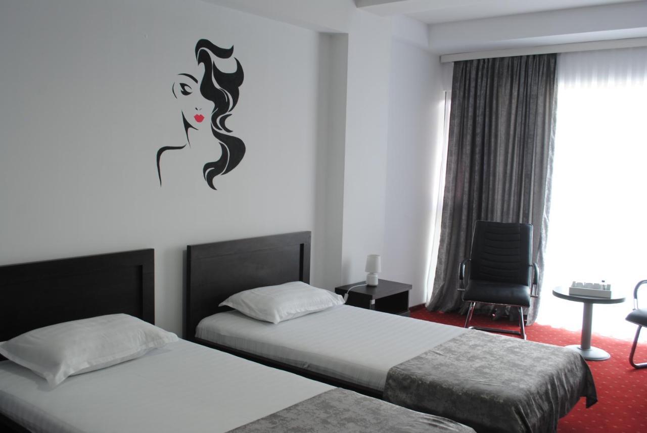 Hotel Corona Drobeta Turnu Severin Dış mekan fotoğraf