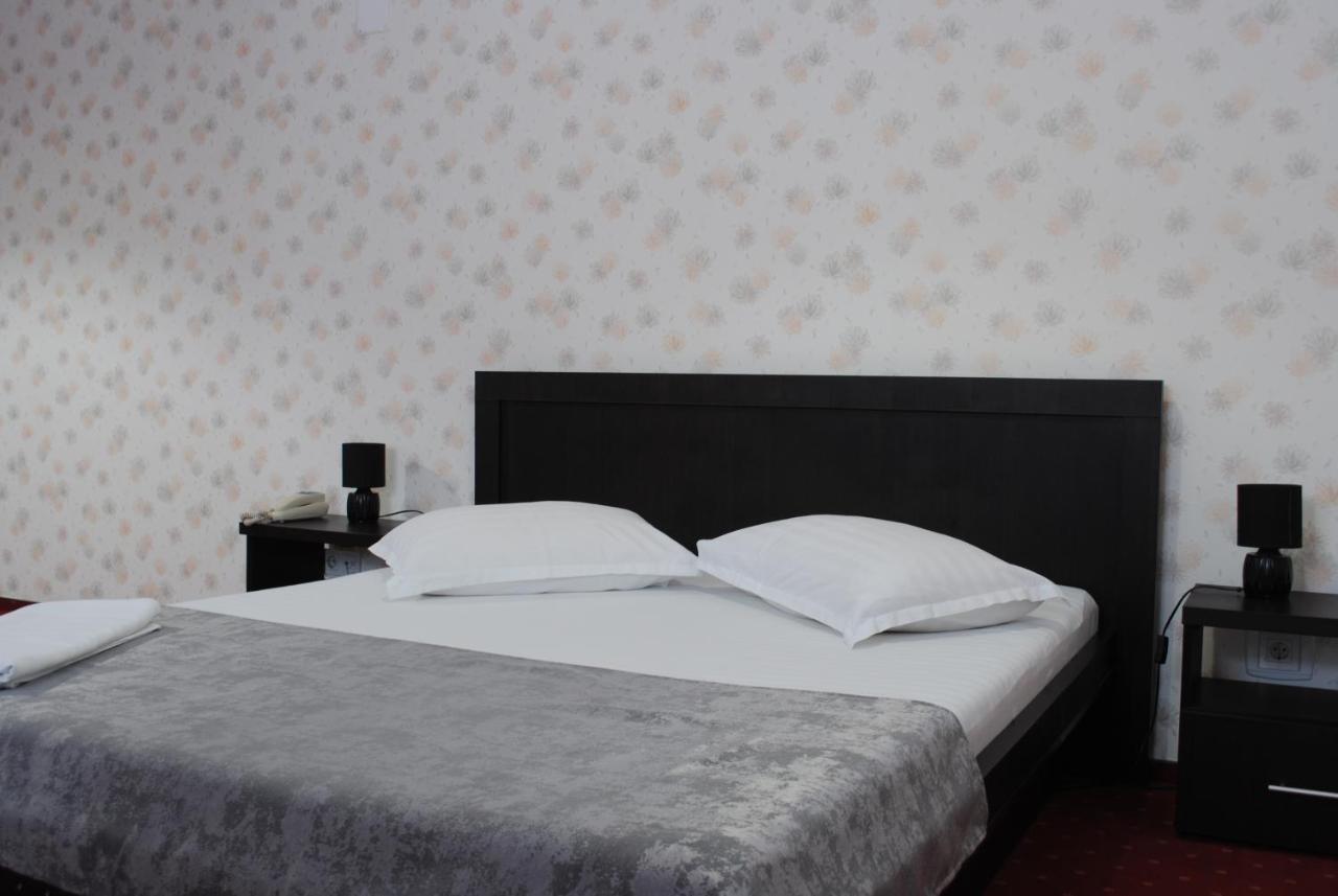 Hotel Corona Drobeta Turnu Severin Dış mekan fotoğraf