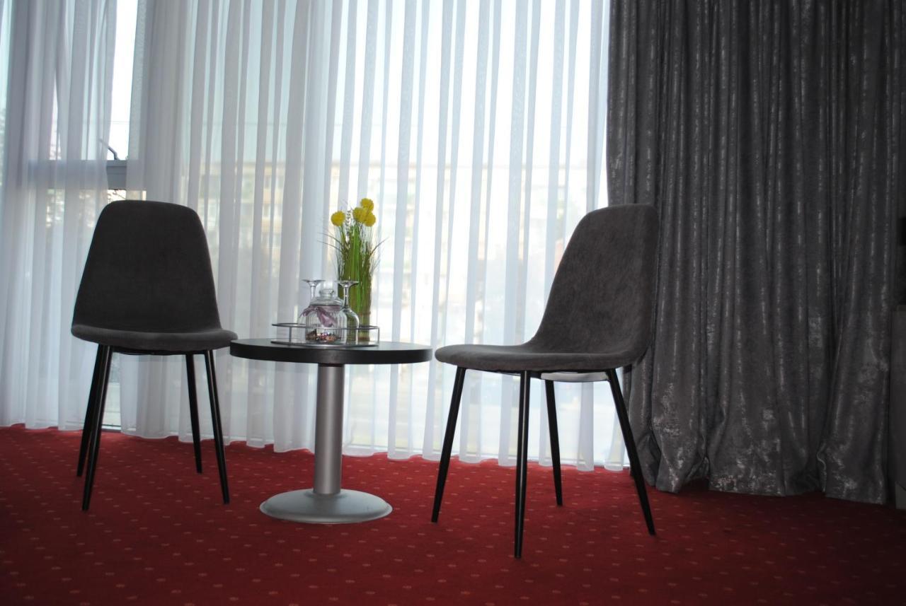Hotel Corona Drobeta Turnu Severin Dış mekan fotoğraf