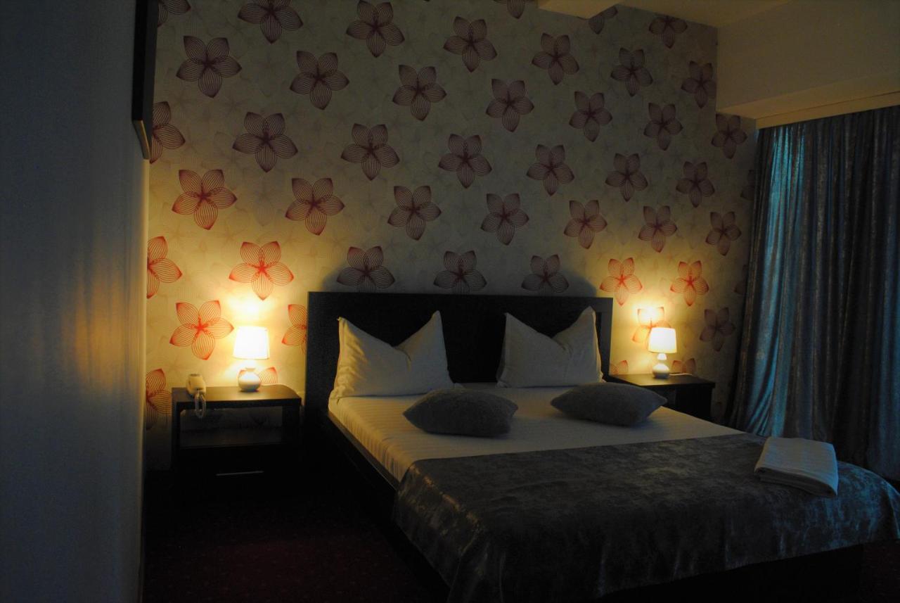 Hotel Corona Drobeta Turnu Severin Dış mekan fotoğraf