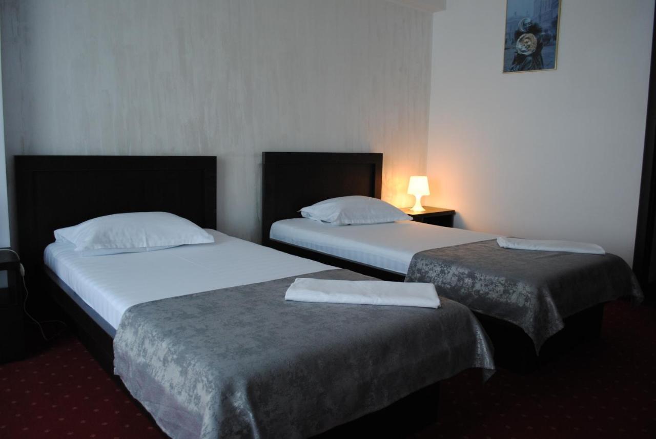 Hotel Corona Drobeta Turnu Severin Dış mekan fotoğraf