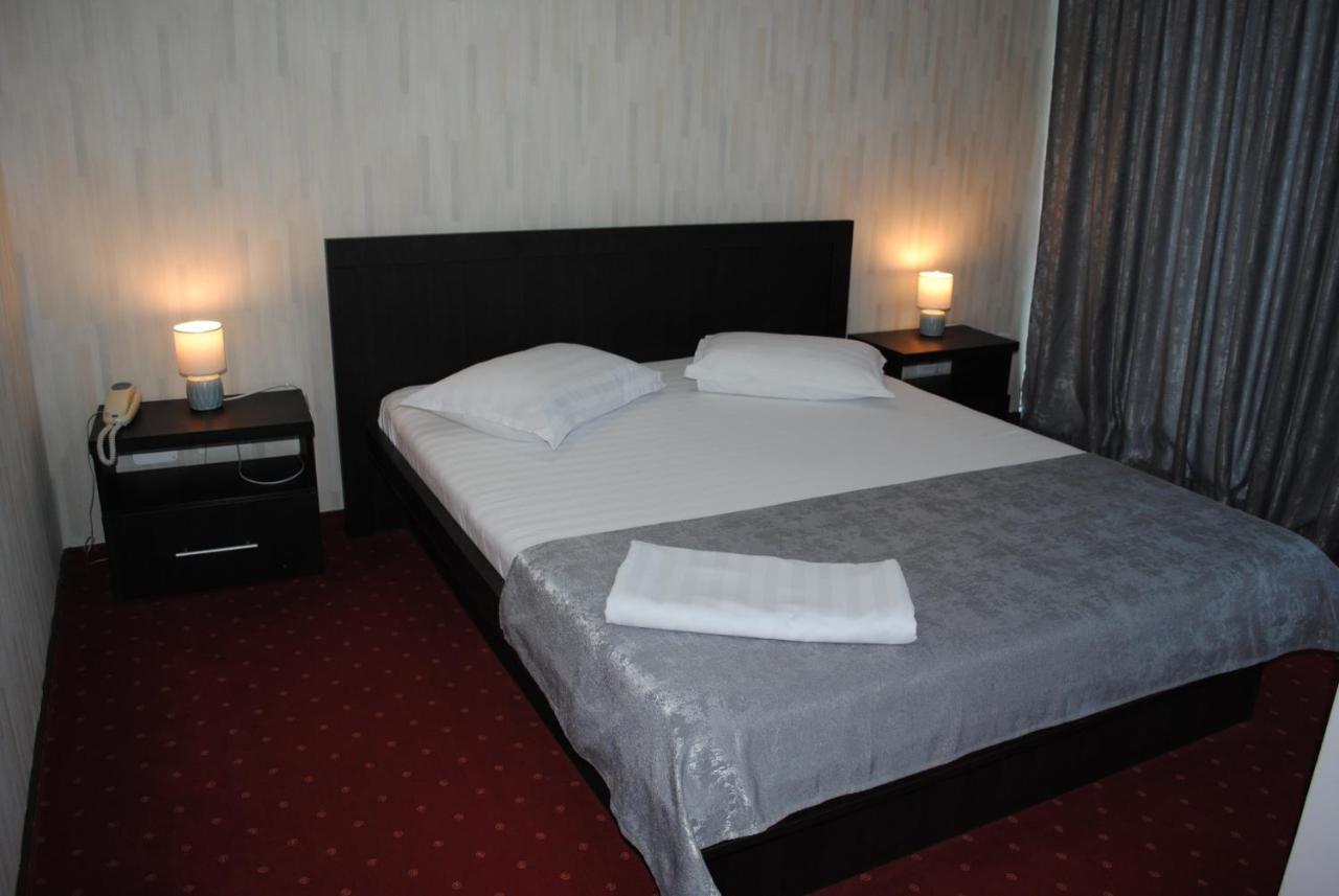Hotel Corona Drobeta Turnu Severin Dış mekan fotoğraf