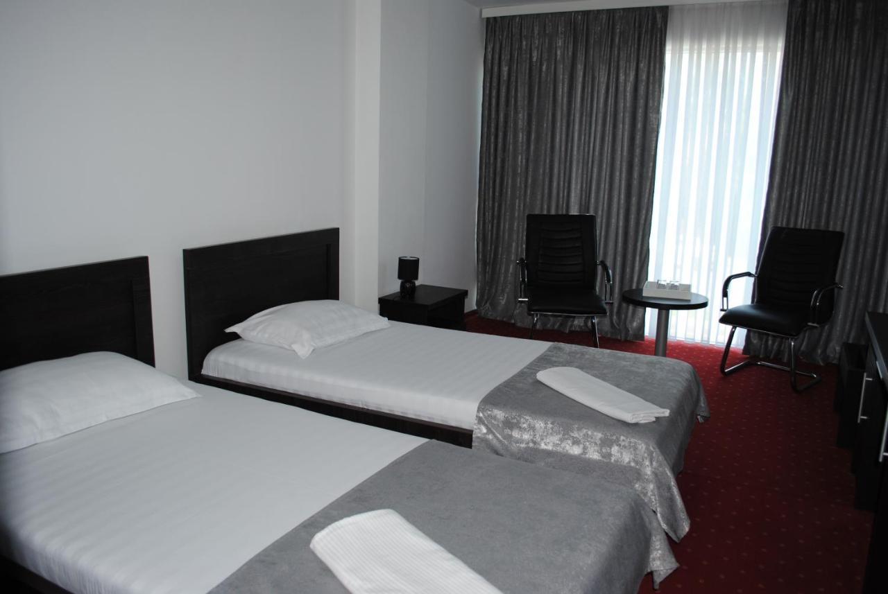 Hotel Corona Drobeta Turnu Severin Dış mekan fotoğraf