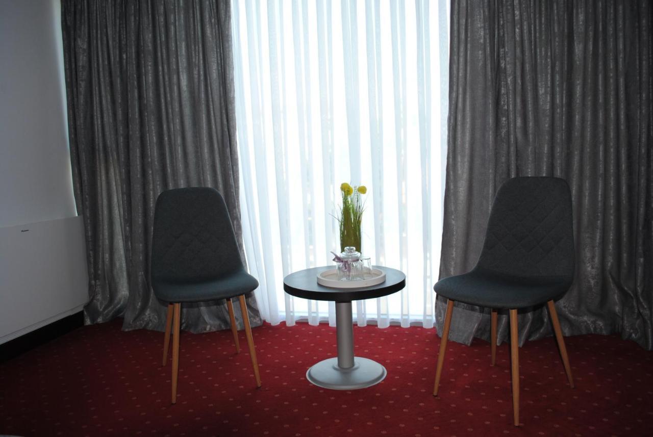 Hotel Corona Drobeta Turnu Severin Dış mekan fotoğraf