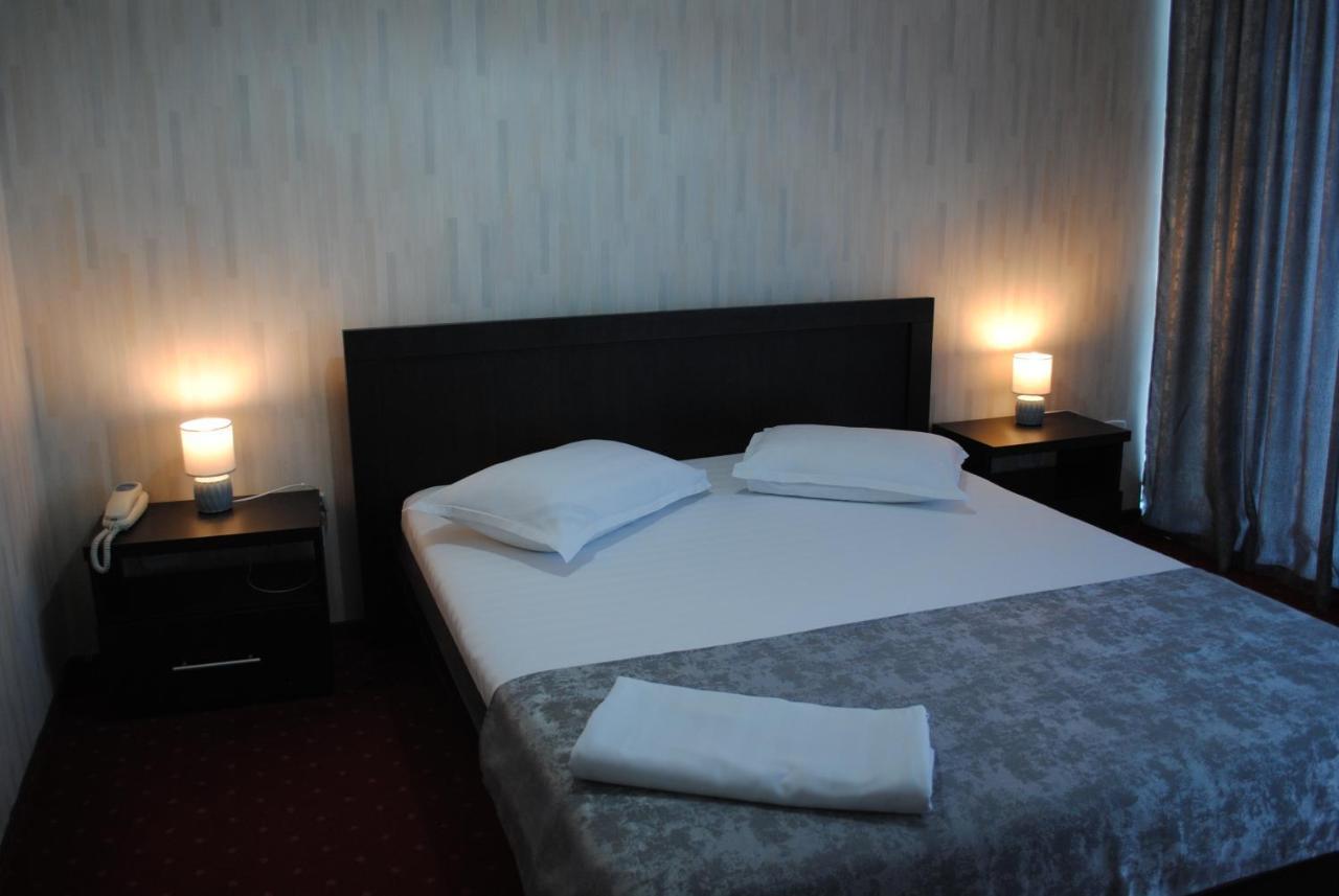 Hotel Corona Drobeta Turnu Severin Dış mekan fotoğraf