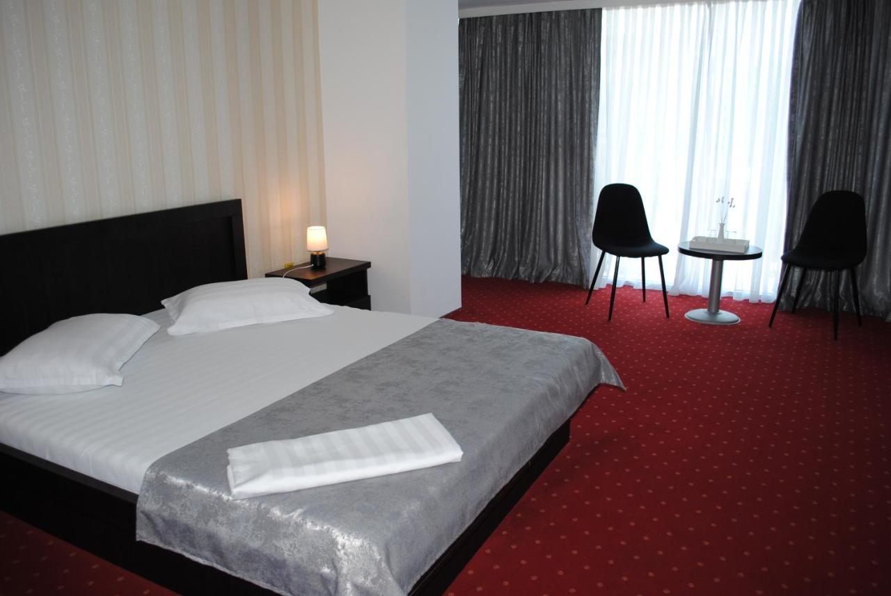 Hotel Corona Drobeta Turnu Severin Dış mekan fotoğraf