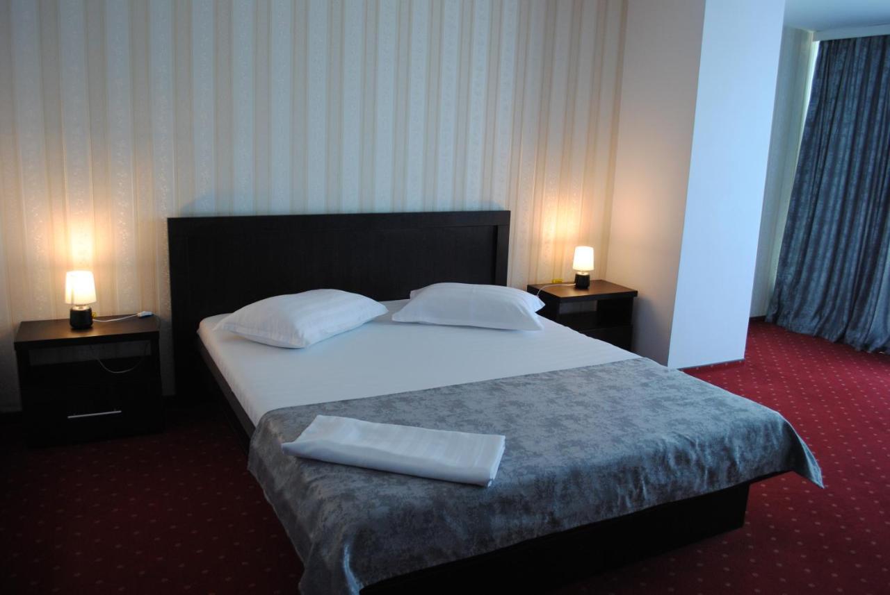 Hotel Corona Drobeta Turnu Severin Dış mekan fotoğraf