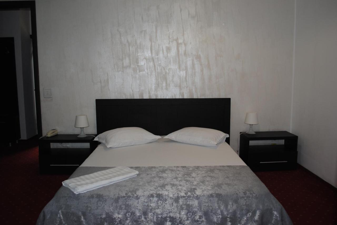 Hotel Corona Drobeta Turnu Severin Dış mekan fotoğraf