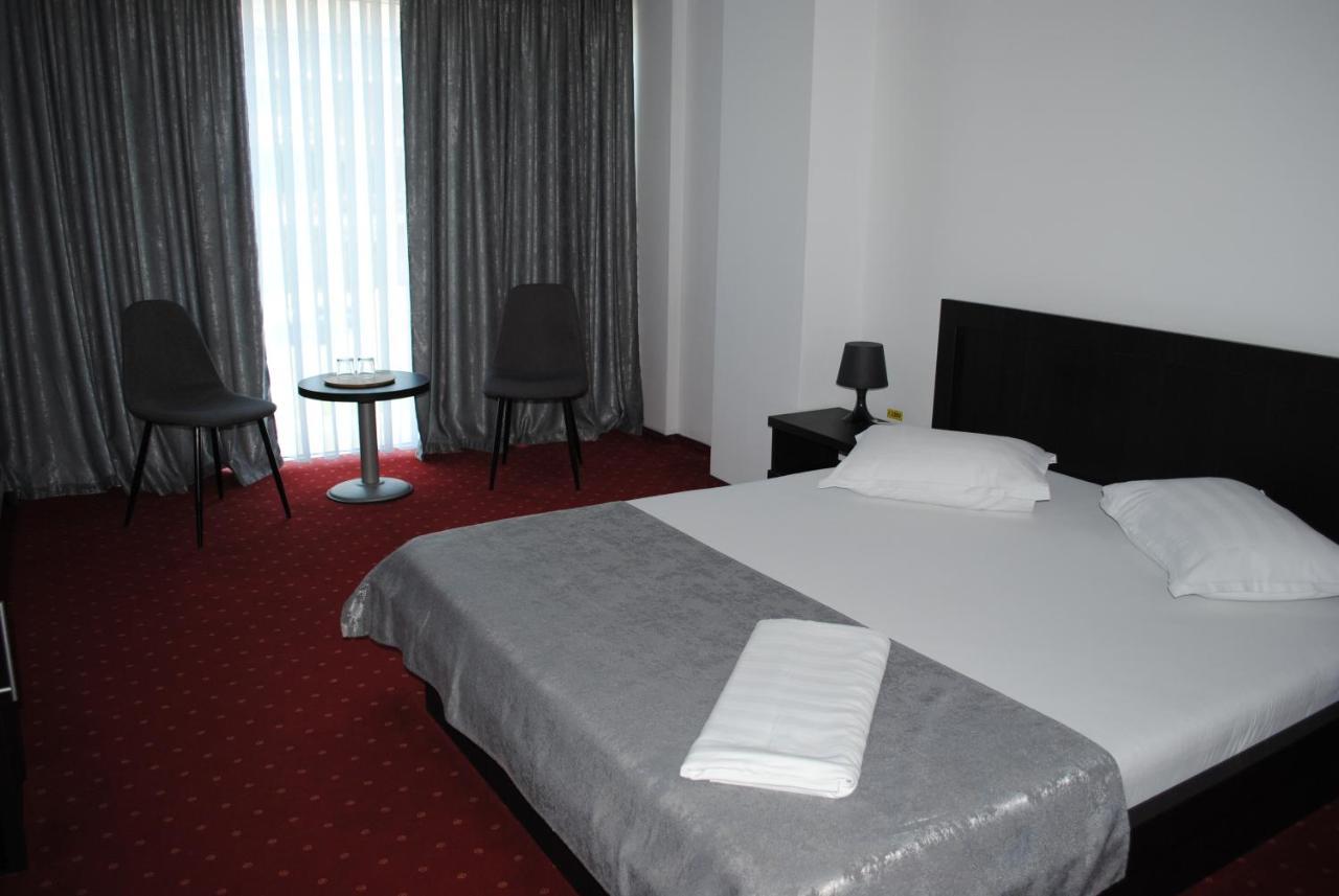 Hotel Corona Drobeta Turnu Severin Dış mekan fotoğraf