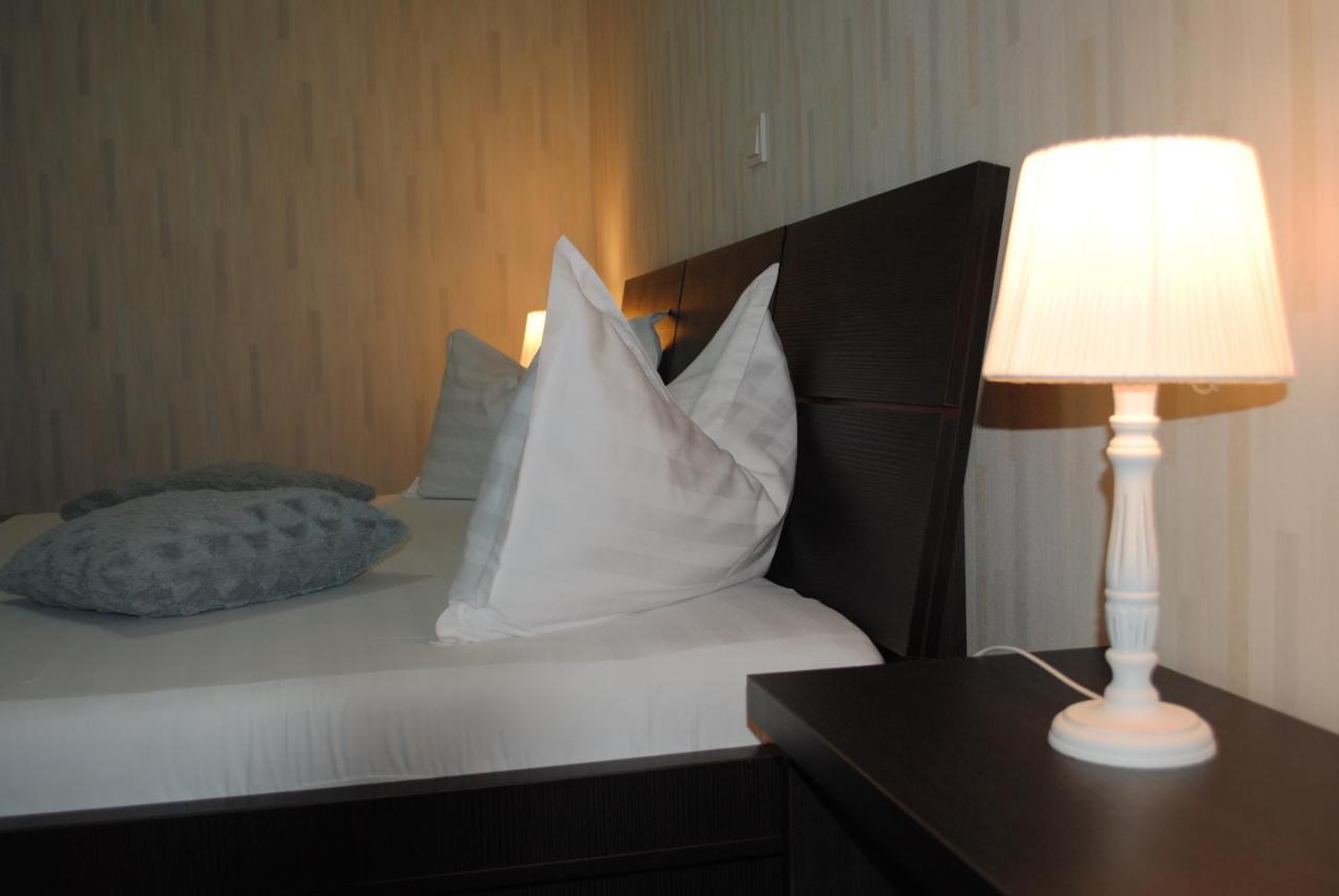Hotel Corona Drobeta Turnu Severin Dış mekan fotoğraf