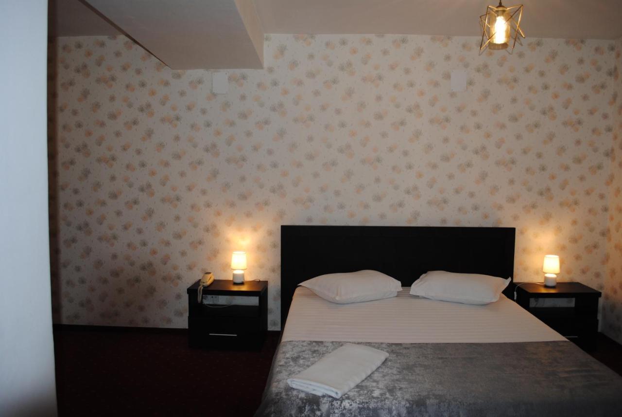 Hotel Corona Drobeta Turnu Severin Dış mekan fotoğraf