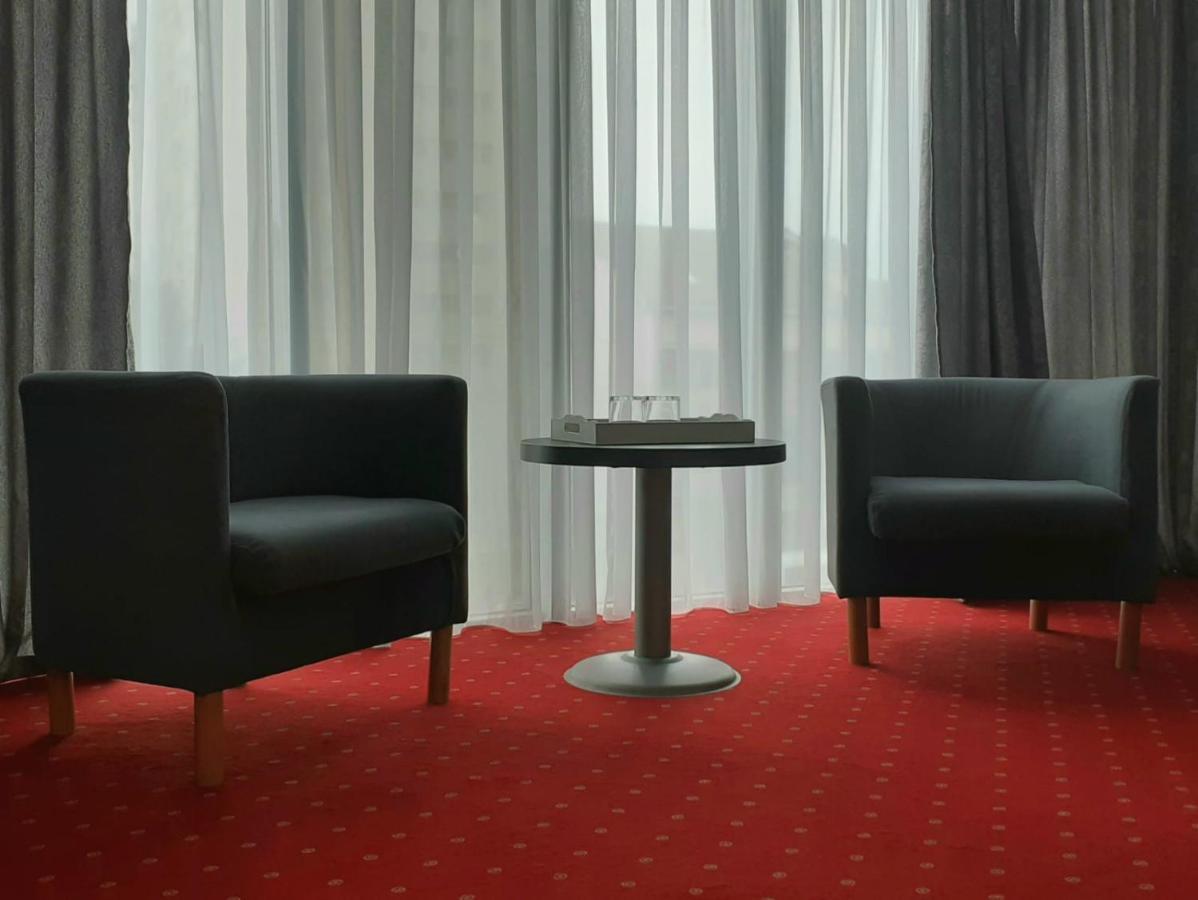 Hotel Corona Drobeta Turnu Severin Dış mekan fotoğraf